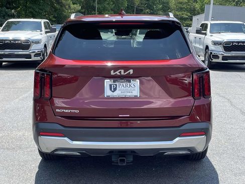 Used 2025 Kia Sorento S w/ Panoramic Sunroof Package FWD image 7