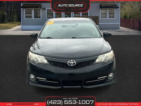 Used 2013 Toyota Camry SE image 2