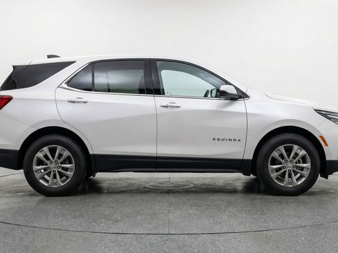 Used 2025 Chevrolet Equinox LT image 11