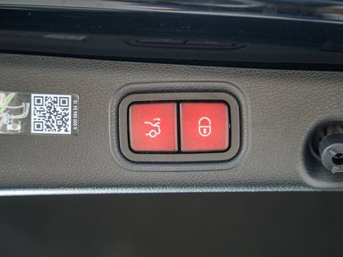 Used 2023 Mercedes-Benz E 350 4MATIC Sedan image 11