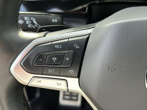 Used 2024 Volkswagen Atlas Cross Sport SEL R-Line image 13