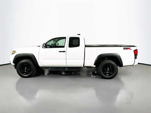 Certified 2022 Toyota Tacoma SR image 4