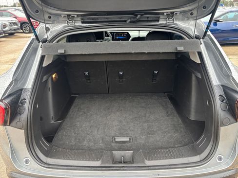 Used 2025 Chevrolet Trax LT image 30