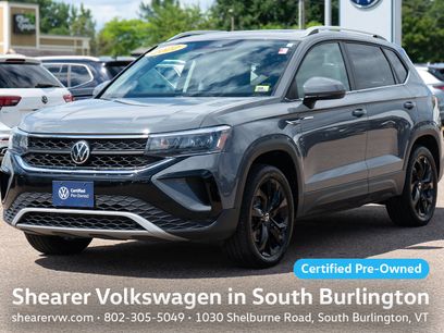 Certified 2022 Volkswagen Taos SE w/ Panoramic Sunroof Package