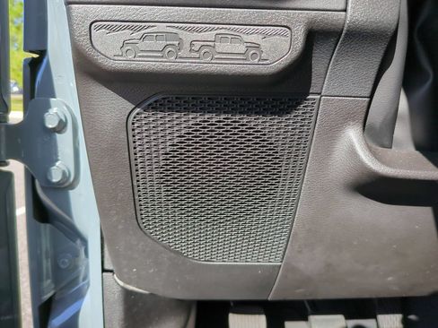 Used 2025 Jeep Wrangler Unlimited Rubicon AWD/4WD image 26
