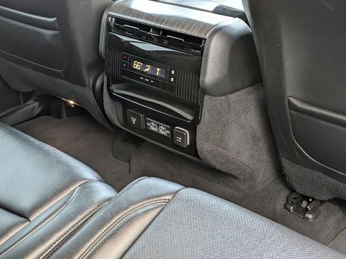 Used 2024 Jeep Wagoneer L Series II image 33