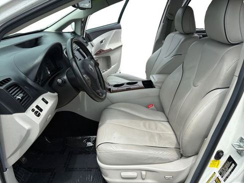 Used 2012 Toyota Venza Limited w/ Tow Pkg AWD/4WD image 9
