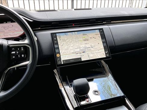 Used 2024 Land Rover Range Rover Sport SE image 6