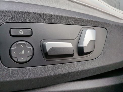 Certified 2023 BMW X5 sDrive40i w/ Executive Package image 29