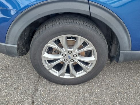 Used 2020 Ford Explorer XLT w/ Equipment Group 202A AWD/4WD image 39