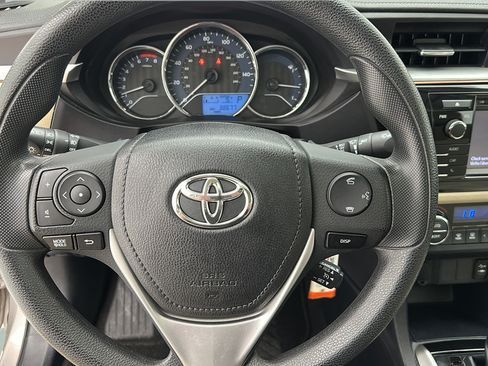 Used 2016 Toyota Corolla LE FWD image 15