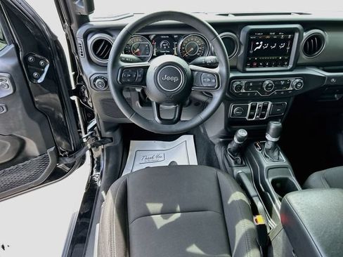 Used 2023 Jeep Gladiator Sport AWD/4WD image 18