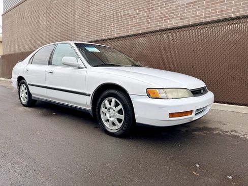 Used 1997 Honda Accord LX image 2
