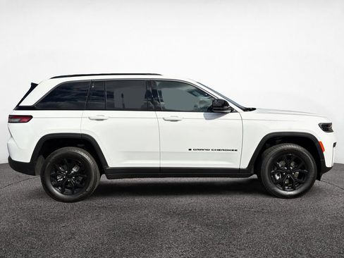 New 2026 Jeep Grand Cherokee Altitude AWD/4WD image 6