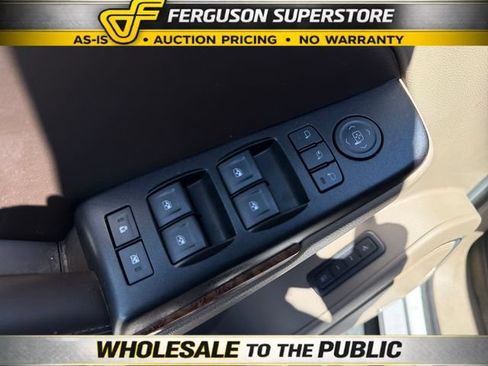 Used 2016 Chevrolet Suburban LTZ RWD image 16