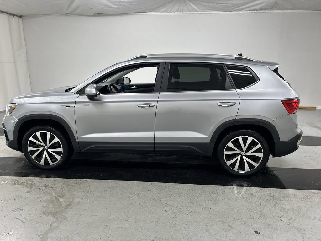 Certified 2023 Volkswagen Taos SE AWD/4WD image 6