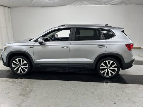 Certified 2023 Volkswagen Taos SE AWD/4WD image 6
