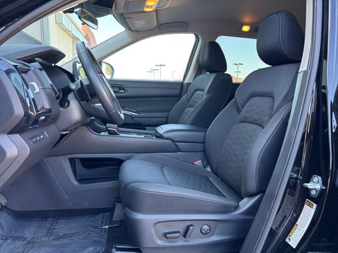 Used 2025 Nissan Pathfinder SV AWD/4WD image 28