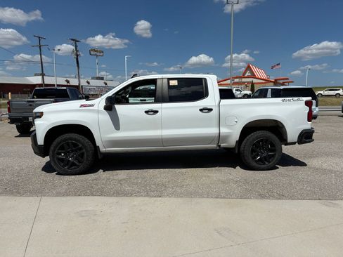 Used 2022 Chevrolet Silverado 1500 LT Trail Boss AWD/4WD image 2