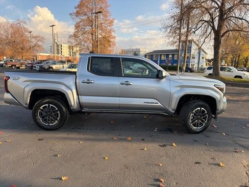 New 2025 Toyota Tacoma TRD Sport image 6