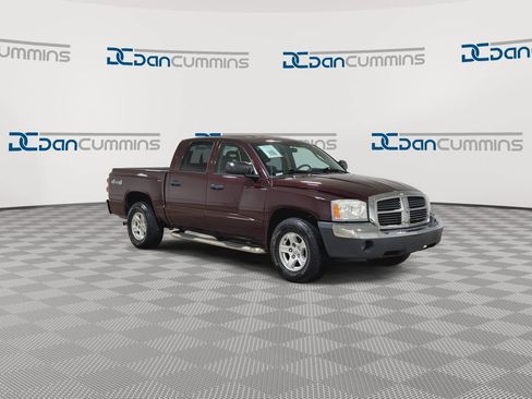 Used 2005 Dodge Dakota SLT AWD/4WD image 2