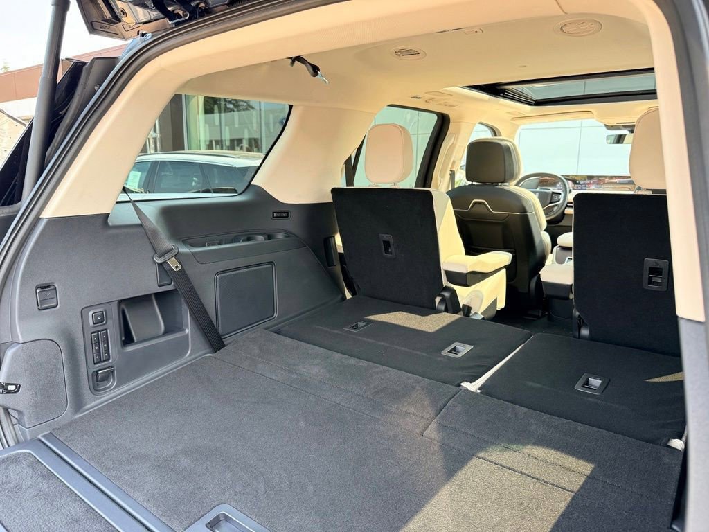 New 2027 Lincoln Navigator Reserve w/ Jet Appearance Package AWD/4WD image 31