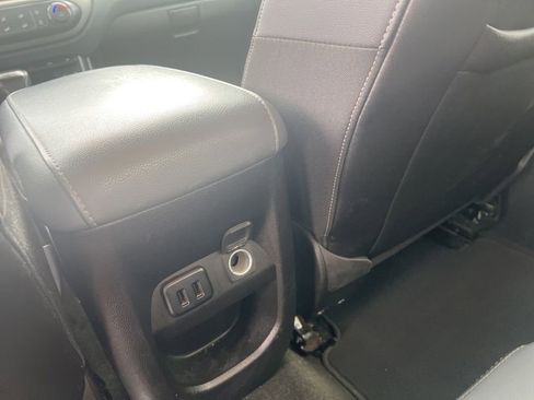 Used 2017 Chevrolet Colorado Z71 image 44