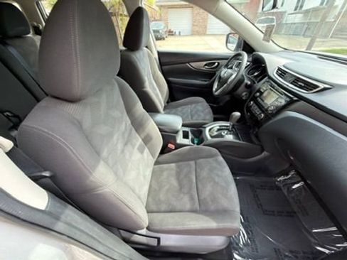 Used 2016 Nissan Rogue S w/ Appearance Package AWD/4WD image 30