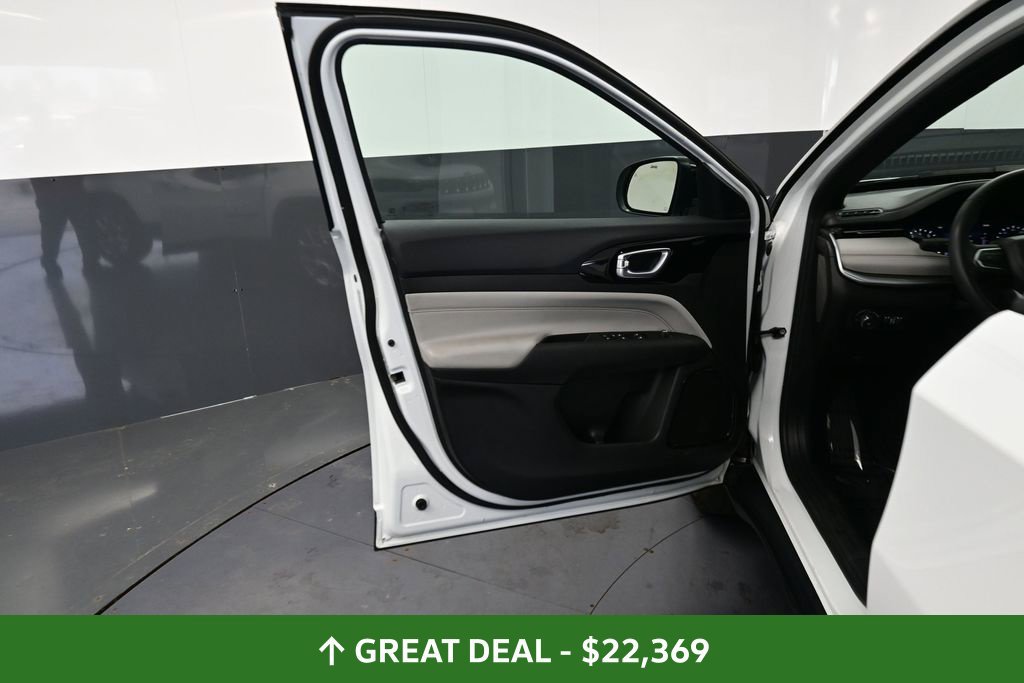Used 2025 Jeep Compass Limited AWD/4WD image 25