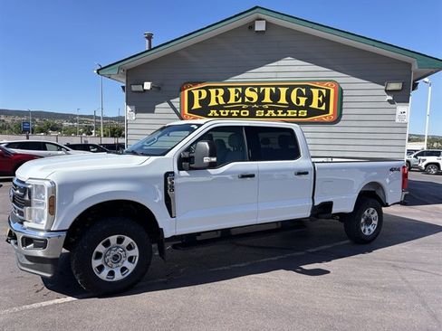 Used 2024 Ford F350 XLT w/ Snow Plow/Camper Package AWD/4WD image 1