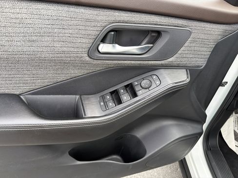 Used 2023 Nissan Rogue SV AWD/4WD image 15