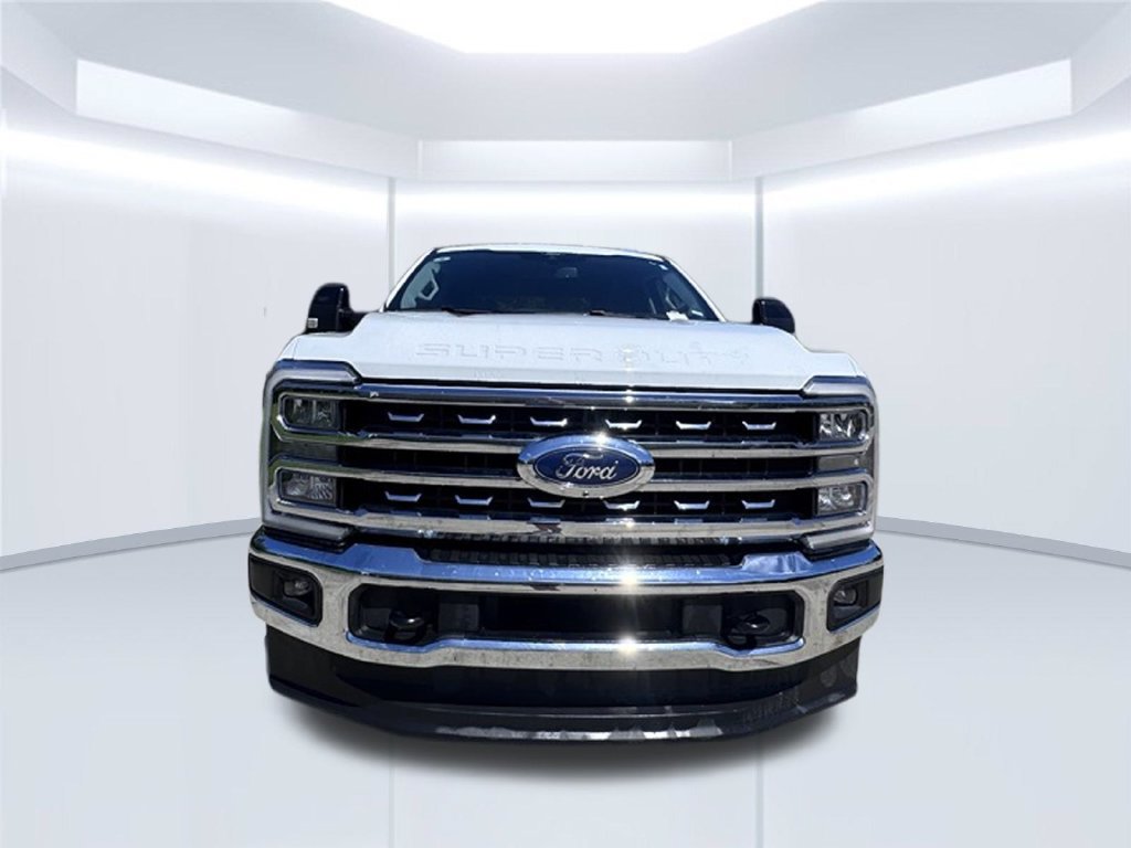 Used 2026 Ford F250 Lariat AWD/4WD image 2