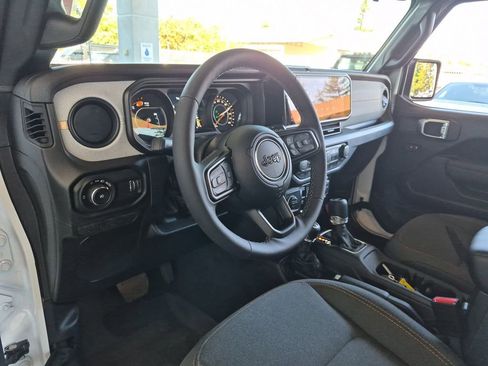 Used 2026 Jeep Wrangler Unlimited Sport AWD/4WD image 9