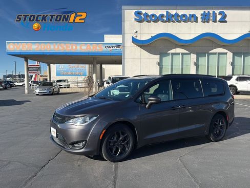 Used 2020 Chrysler Pacifica Touring-L Plus w/ S Appearance Package FWD image 1