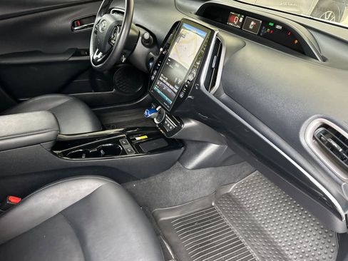 Used 2022 Toyota Prius Prime LE image 16