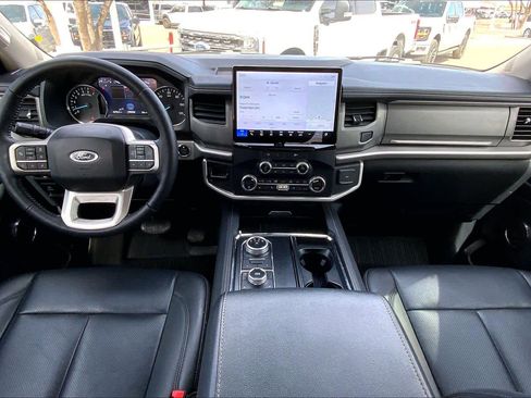 Used 2023 Ford Expedition XLT image 16
