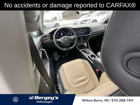 Used 2021 Volkswagen Jetta SEL Premium FWD image 2