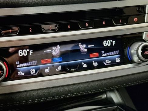 Used 2022 BMW 740i w/ M Sport Package RWD image 23