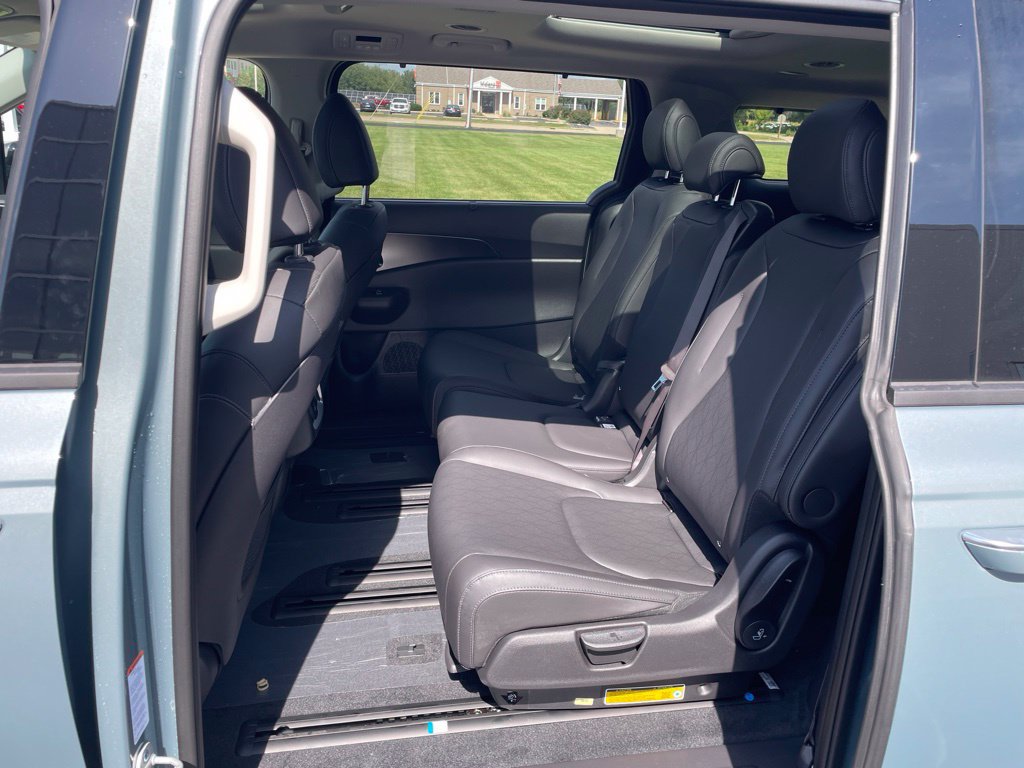 New 2027 Kia Carnival SX FWD image 11