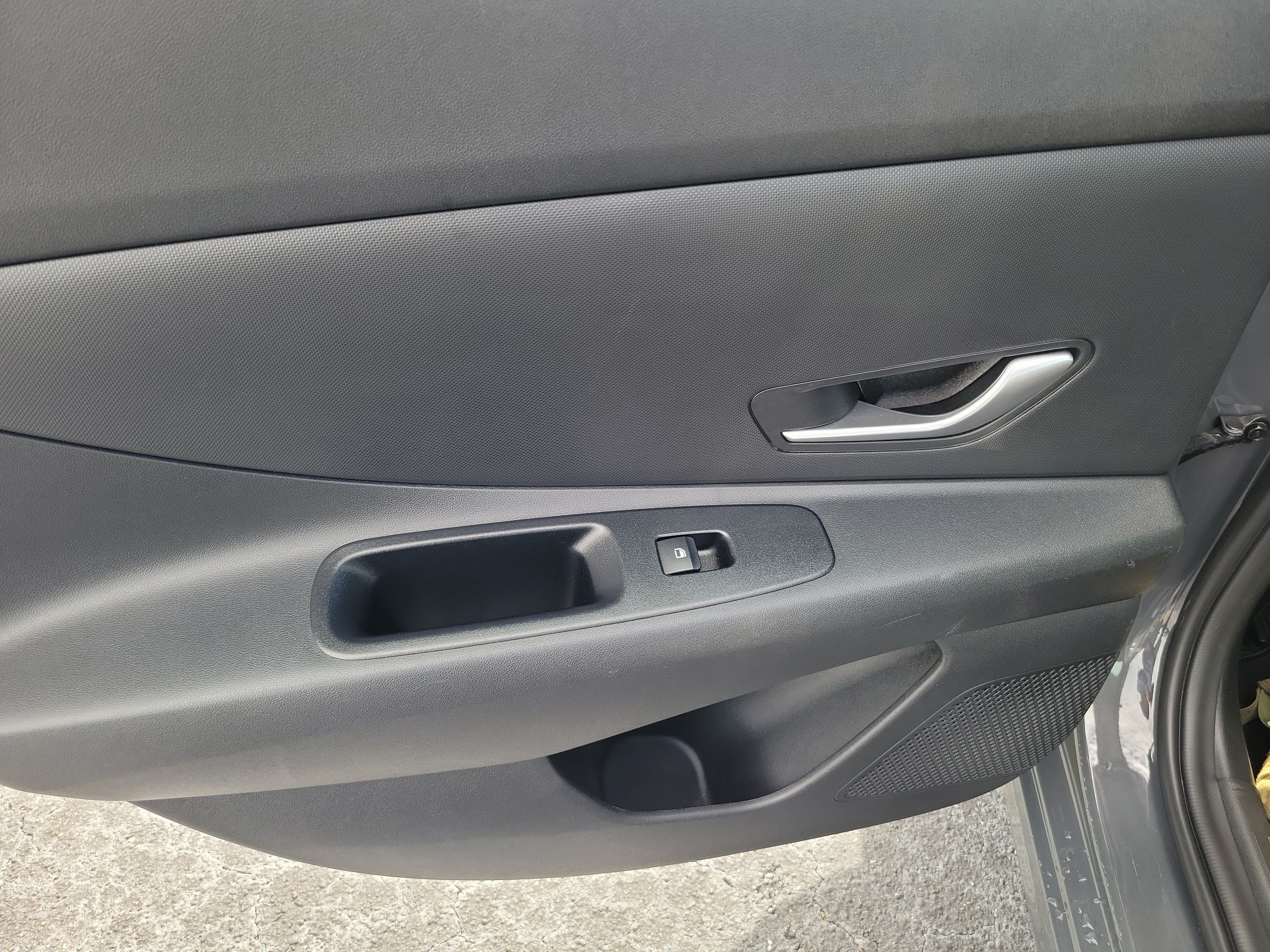 Used 2023 Hyundai Elantra Blue FWD image 10