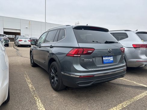 Certified 2024 Volkswagen Tiguan SE w/ Panoramic Sunroof Package image 4