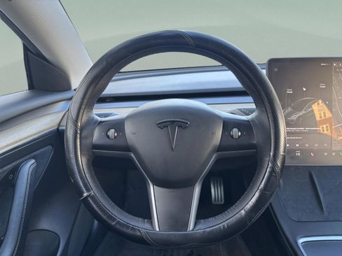 Used 2021 Tesla Model 3 Standard Range Plus image 10