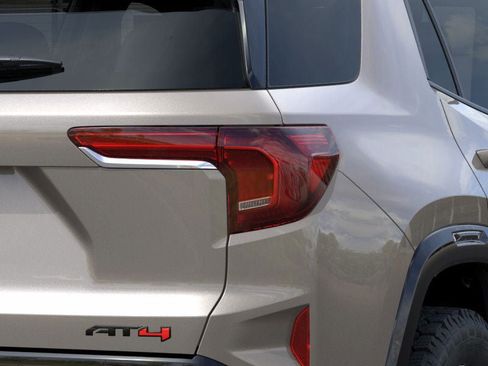 New 2026 GMC Terrain AT4 w/ Technology Package II AWD/4WD image 11