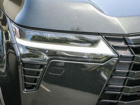 Used 2025 Lexus GX 550 AWD/4WD image 8