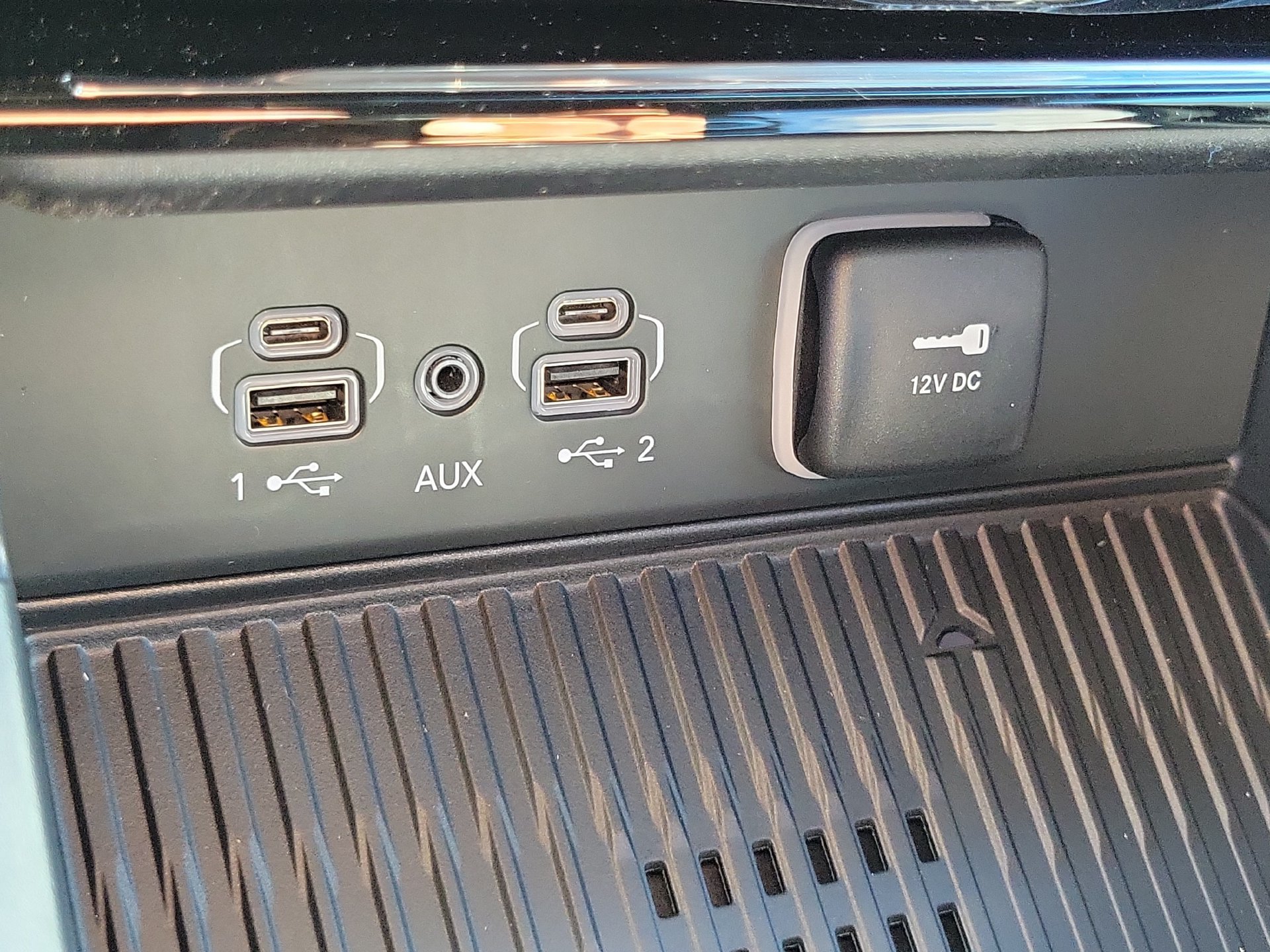New 2026 Jeep Grand Cherokee Altitude RWD image 11