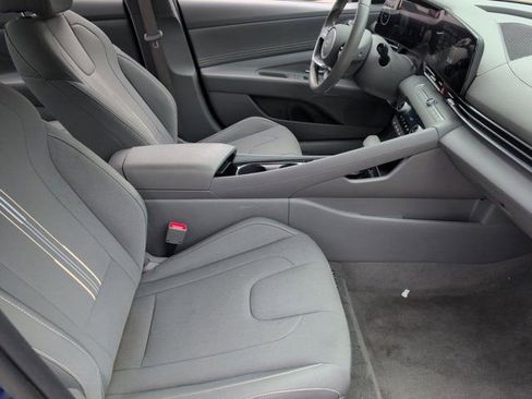 Used 2025 Hyundai Elantra SEL FWD image 30