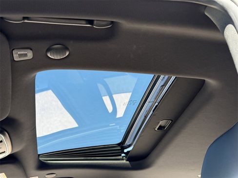 Used 2022 Jeep Grand Cherokee Laredo X image 20