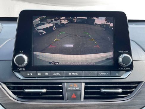 Used 2025 Nissan Altima 2.5 SV FWD image 26