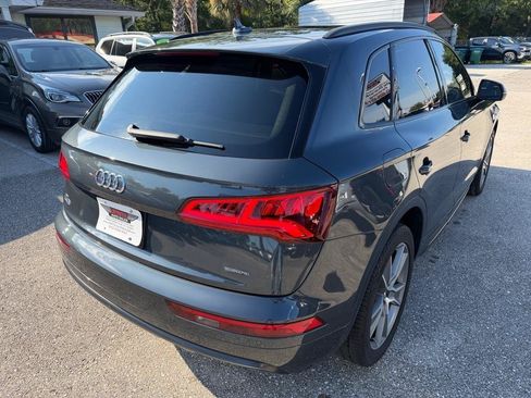 Used 2019 Audi Q5 Prestige w/ Prestige Package AWD/4WD image 5