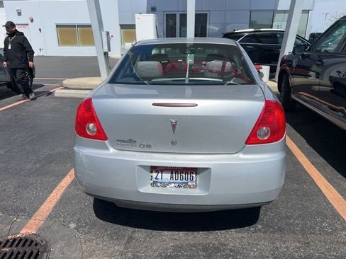 Used 2009 Pontiac G6 Sedan w/ Preferred Package FWD image 3